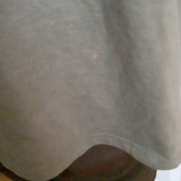 Olive graphic tee - Picture 4 of 4